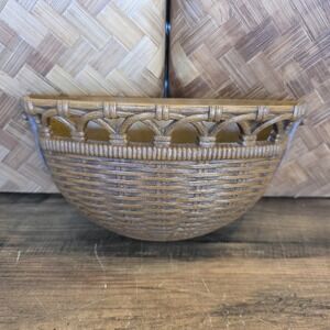 Vintage Homco Syroco Resin‎ Wall Pocket Wicker Woven Basket 10" x 5.25" x 3.25"